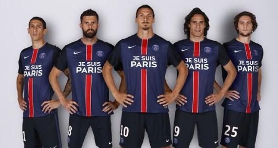Paris replaced shirt advertising in memory of the victims of three sponsors behind