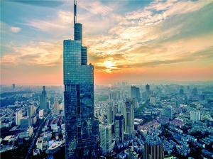 南京第一高楼侵犯邻居采光权 一审被判赔偿10万