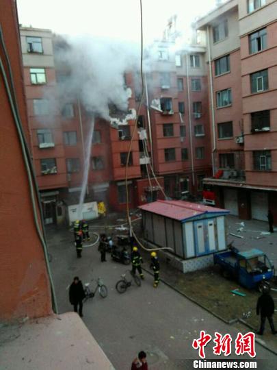 黑龙江佳木斯一民宅燃气爆炸致2伤 原因待查
