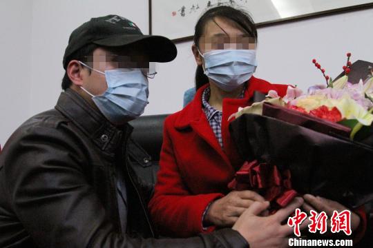 中国首例人子宫移植成功手术：母亲子宫移給女儿