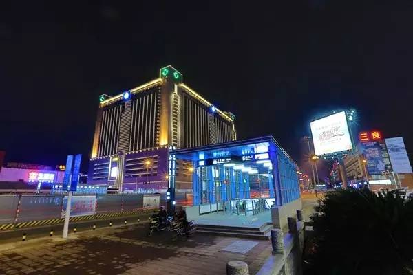 作为湖南的地标建筑,万家丽国际mall拥