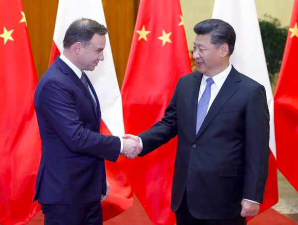 中国与波兰将携手发展战略合作关系(双语)