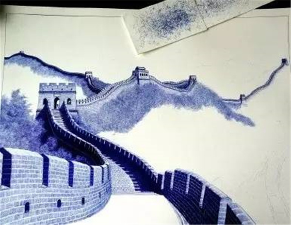 他用一支圆珠笔,却绘出最美的青花中国