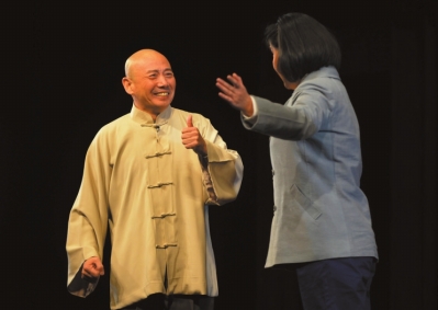 该剧由当红京剧名家孟广禄,王蓉蓉主演,以裘派花脸宗师裘盛戎"参与创