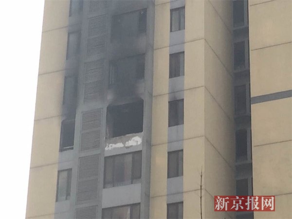 北京亦庄一居民楼内因燃气引发火灾 一男子死亡