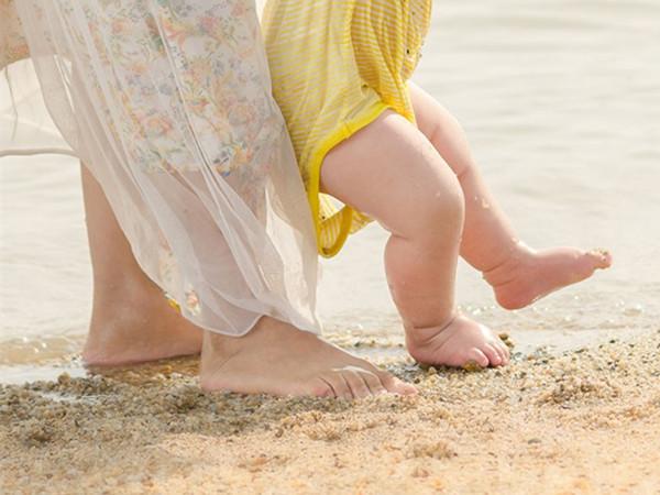荷维奶粉 如何让宝宝轻松的学会走路?