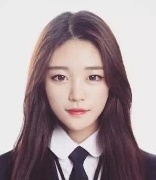 让我们来看一组韩国妹子的证件照