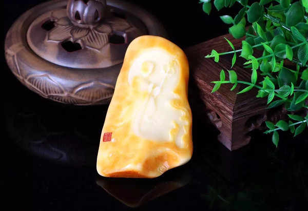 人生需要一款蜜蜡相伴,品鉴传世珍品蜜蜡