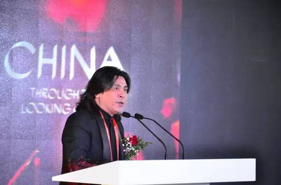 邱伟受邀"中国第三届舞台美术展"并发表演讲