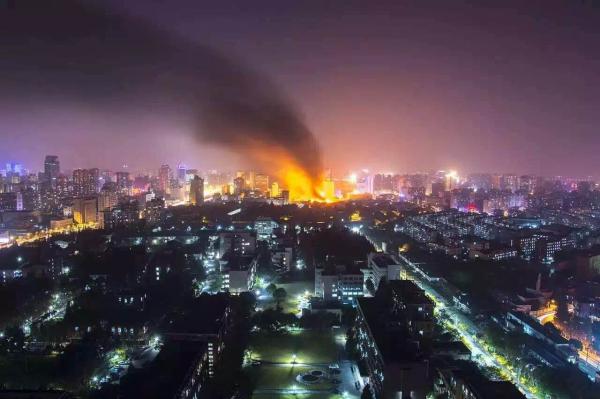 上海杨浦区一粮油批发市场火灾 暂无伤亡报告