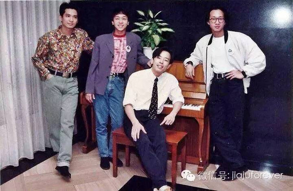 theotherdoor演奏完黄家驹被女歌迷疯狂强吻
