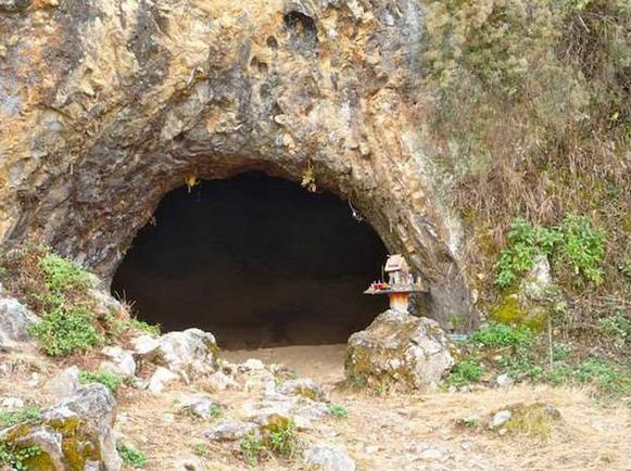 探险发现古怪山洞 连国家都惊动了 2000年前罗马金币