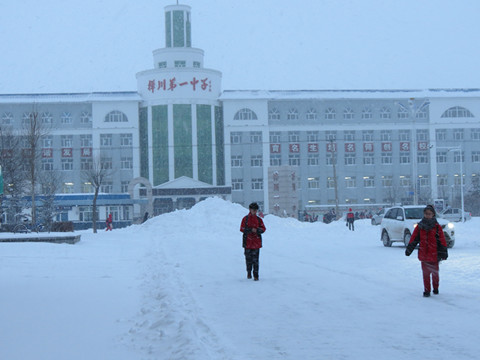 入冬以来,黑龙江省佳木斯市桦川县迟迟未见雪花飘落.