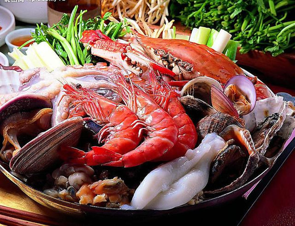 昆明哪里的海鲜好吃_昆明探店：海能量的海鲜蒸锅真好吃！