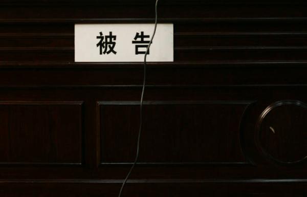 上海“民告官”庭审：区人社局长作为被告出庭