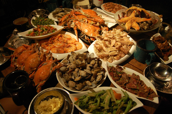 曼谷,当地人都喜欢到一家名为ho"s seafood的食肆品尝最爱的海鲜大餐