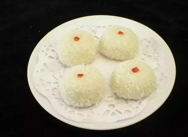 “只见堂里敷设的花团锦簇