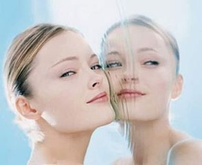 六个脸部肌肤补水保湿的最好方法