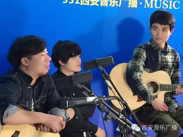 梧桐树乐队:带上"奔三"的"爱人"一起"像鸡毛一样飞"(组图),梧桐树的