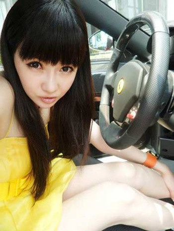 生活需要情趣 车内12种自拍姿势