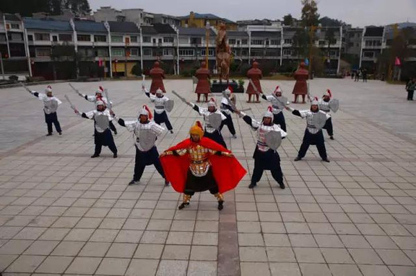 余庆县敖溪镇整得热火朝天的,到底"神马"情况?