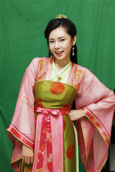 秋瓷炫长安三怪探热播古装美人造型惊艳