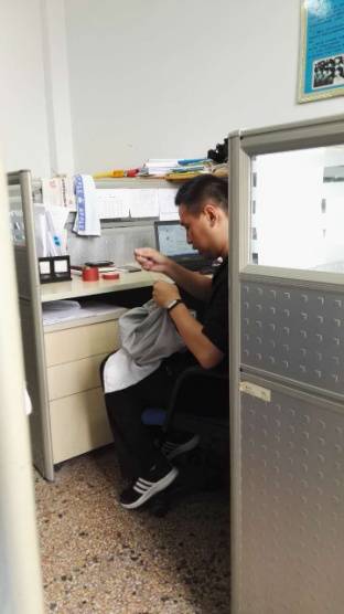 梁肖 永远面带 蔡建德 体育组组长