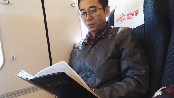 蔡建德 体育组组长,身高八尺,主攻篮球,大球