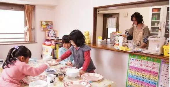 孩子也能拼养?看外国妈妈另类育儿法