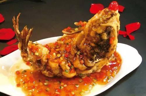 ▽ | 济南·糖醋黄河鲤鱼 | 鲤鱼跃龙门,摇首又摆尾 济南,鲁菜的