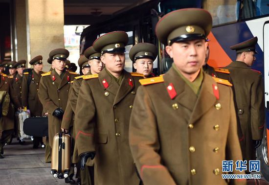 朝鲜国家牡丹峰乐团和功勋合唱团抵京(图)