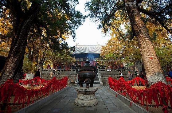 红螺寺内的大雄宝殿.图片转自网络