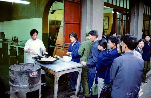 老照片:70,80,90年代吃在中国