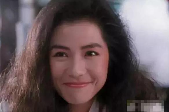 风情总有万种,最美不过钟楚红。以你看,那个时候,没有人觉得她们的脸不够小,没有人觉得她们的鼻子不够高,没有人觉得她们不完美,她们各有各的美丽,特别是她们会说话的眼睛,真的很美。 最近《偶像来了》阵势实在大,请了一堆各个年龄的好看姑娘聚在一起,但是小编的所有的细胞都在关注林青霞、朱茵和蔡少芬这三个偶像姐姐,瞬间发现原来小时候的审美才是王道啊!