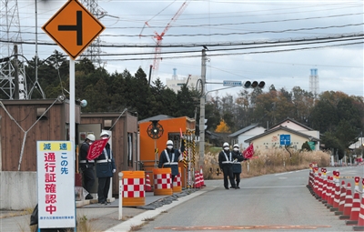 福岛第一核电站门口500米设检查岗，除救援车辆，外来车辆一律不能进入。