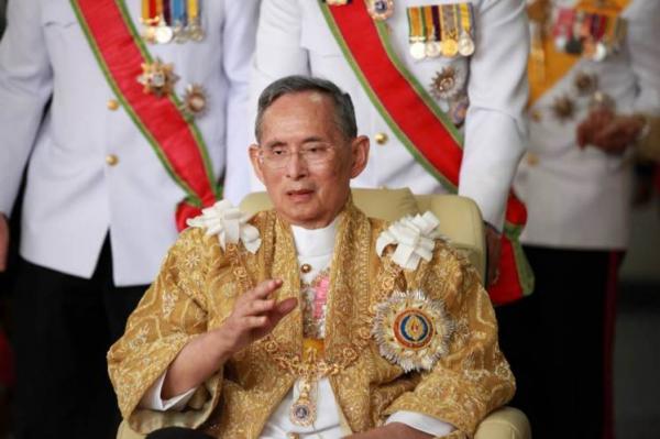 泰国男子点赞国王被PS过的照片 被判刑32年