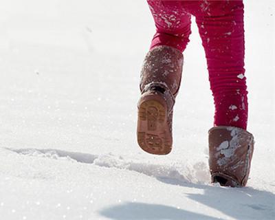 雪地靴穿久了会致残?孩子不能穿雪地靴?