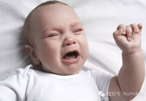 2个月男宝宝头部多汗,身体没有汗,打喷嚏怎么