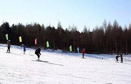 鹤岗松鹤西湖滑雪场