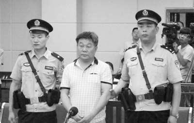 2015年6月23日，石家庄市中级人民法院对边飞进行一审宣判。（图片由河北省纪委提供）
