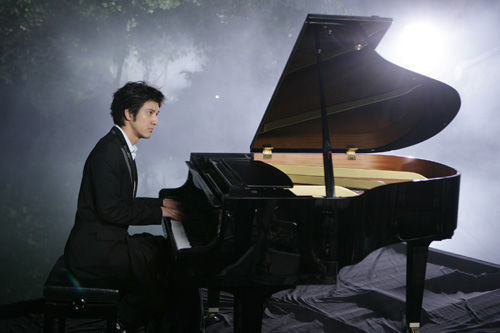 弹钢琴的男人谁最帅