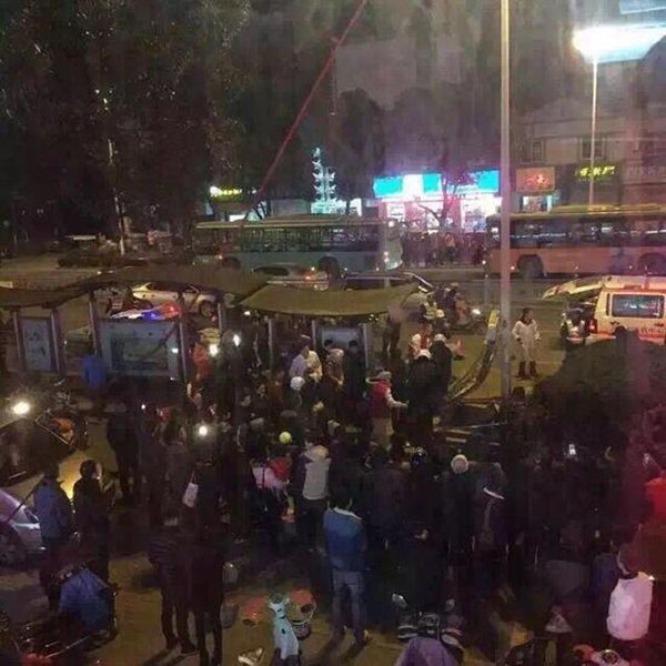 苏州商务车撞公交站台致4死4伤：嫌犯系酒驾