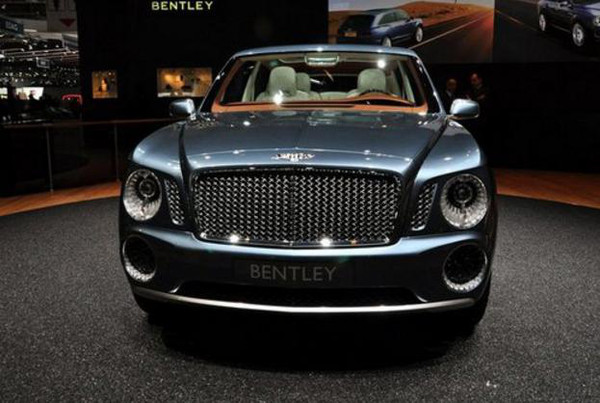 宾利添越suv 标准版398万起,first edition首发限量版480万起.