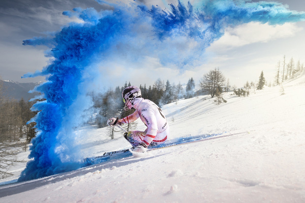 奥地利red bull滑雪冠军挑战彩色滑雪雪道色彩斑斓