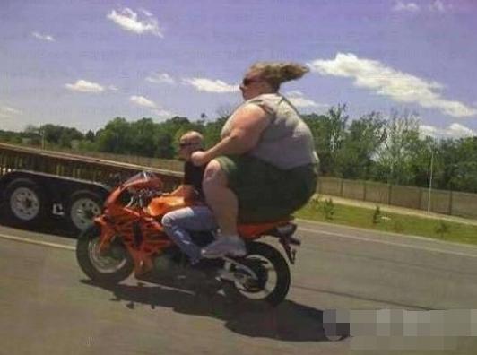 搞笑图片:有考虑过摩托车的感受么