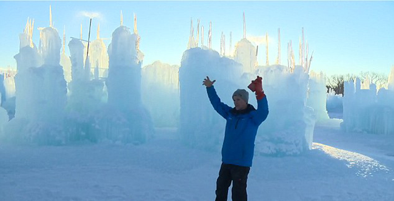 美国公司建冰冻天堂 数万冰柱组成美丽城堡(
