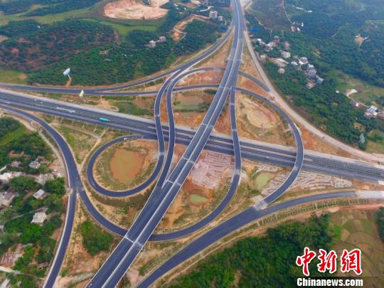 包茂高速粤境段月底通车 助茂名开拓国际游通道(组图)
