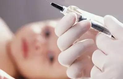 孩子注射疫苗后贪睡,要注意了
