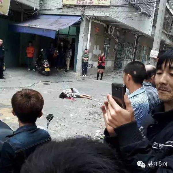 湛江市廉江工业品市场一17岁女子跳楼,当场死亡!