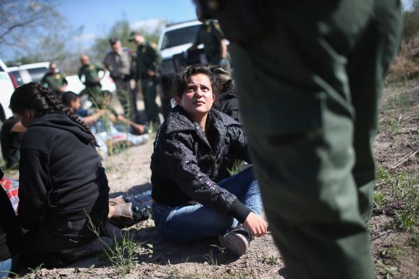 美官员安抚墨西哥:未来不会大规模驱逐移民|美